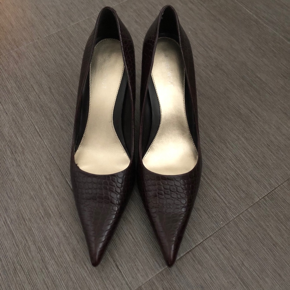 Nine West | Brown Embossed Pumps